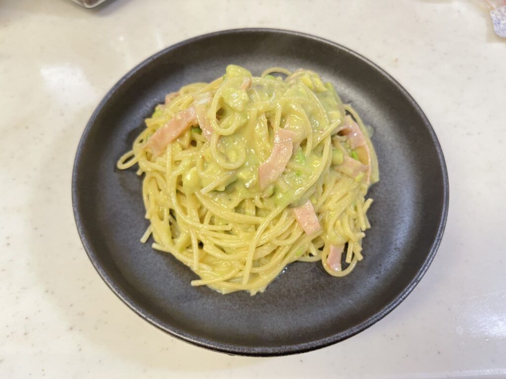 アボカドクリームパスタ